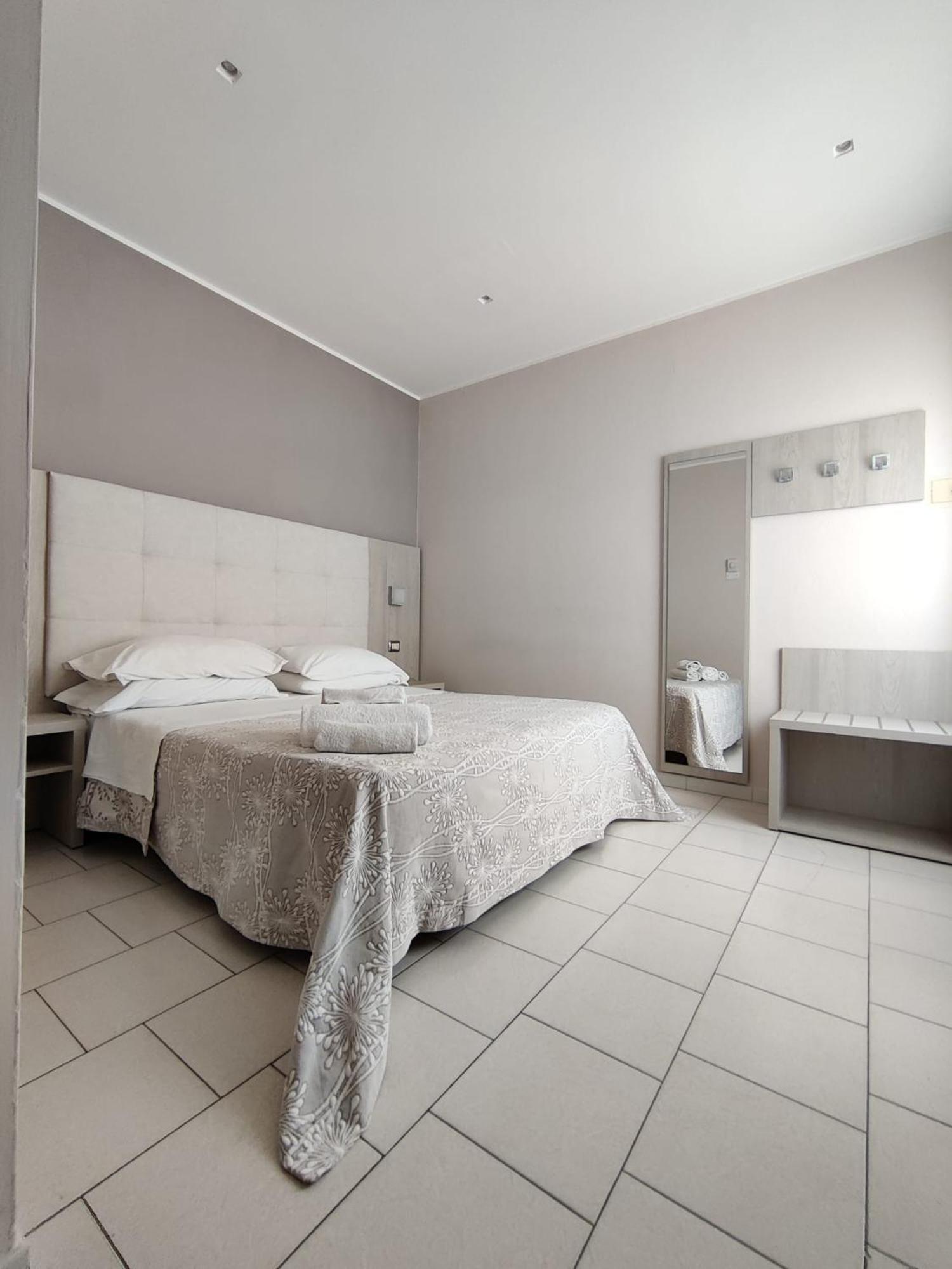 Hotel Stefan Room & Breakfast กัตเตโออามาเร ภายนอก รูปภาพ