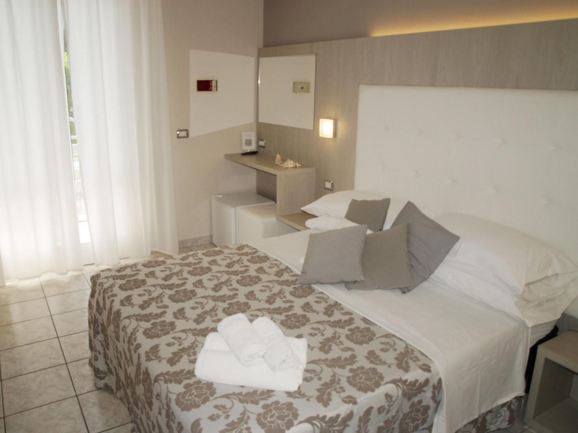 Hotel Stefan Room & Breakfast กัตเตโออามาเร ภายนอก รูปภาพ