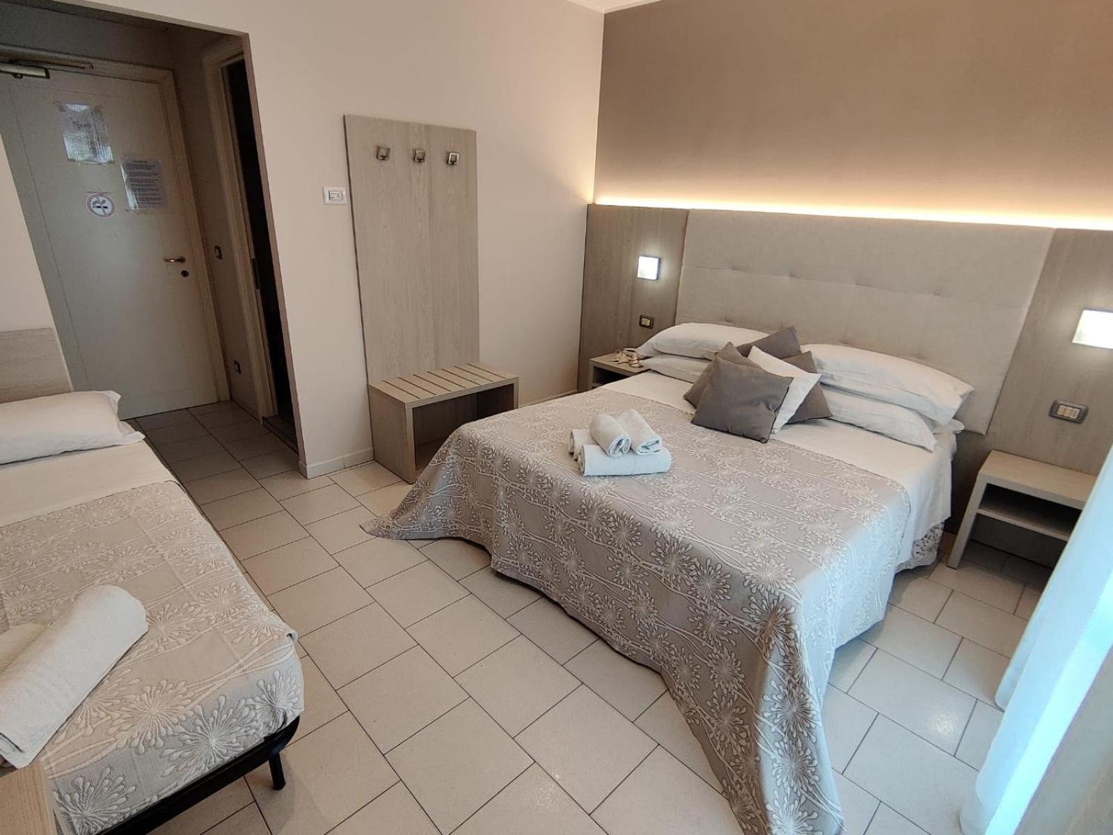 Hotel Stefan Room & Breakfast กัตเตโออามาเร ภายนอก รูปภาพ