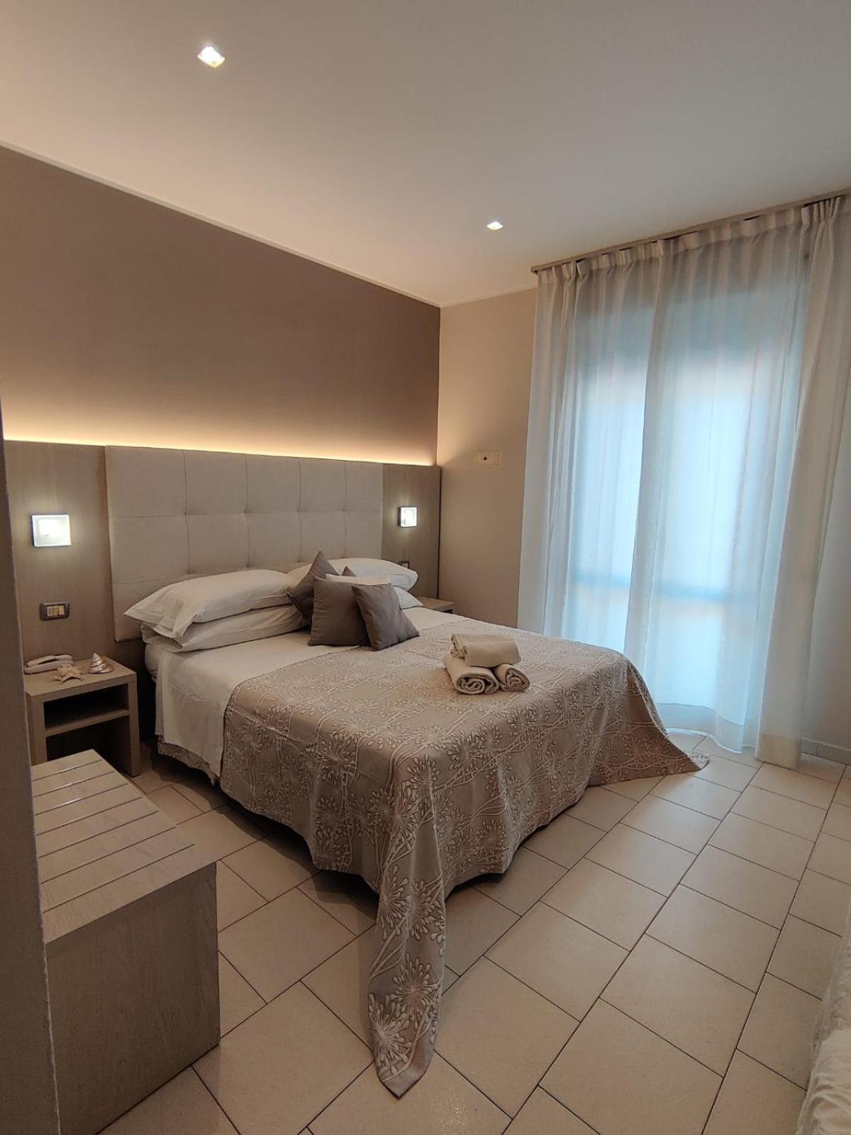 Hotel Stefan Room & Breakfast กัตเตโออามาเร ภายนอก รูปภาพ