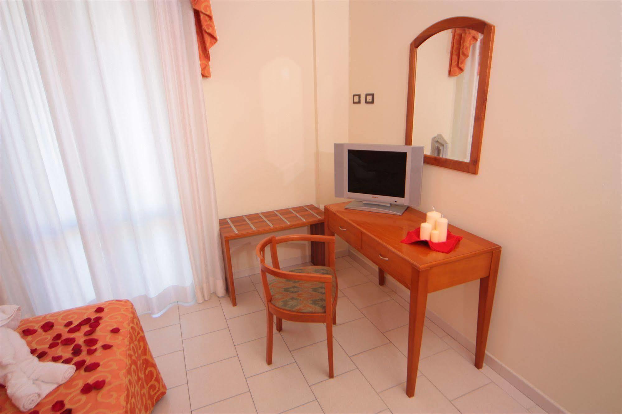 Hotel Stefan Room & Breakfast กัตเตโออามาเร ภายนอก รูปภาพ