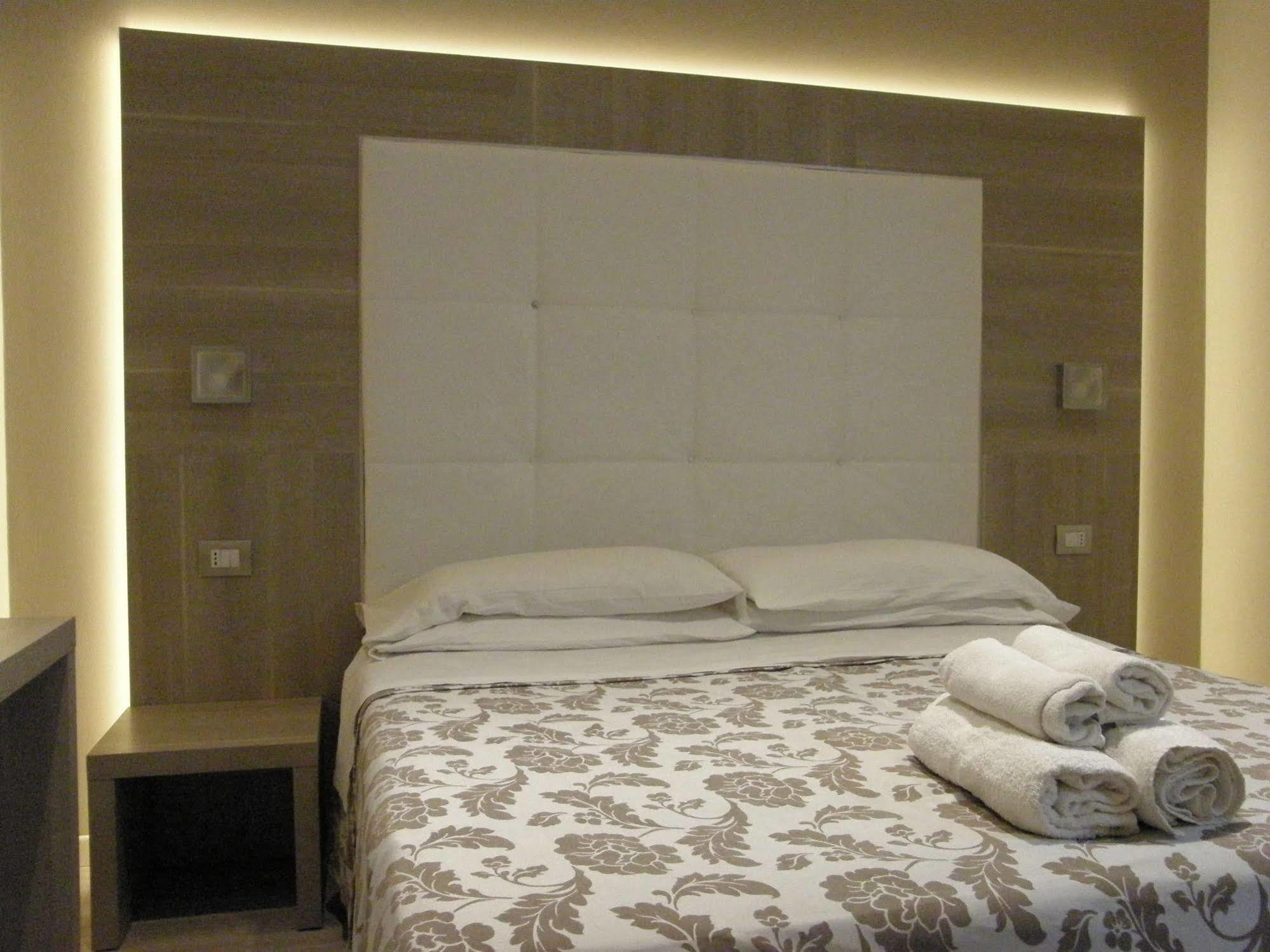 Hotel Stefan Room & Breakfast กัตเตโออามาเร ภายนอก รูปภาพ