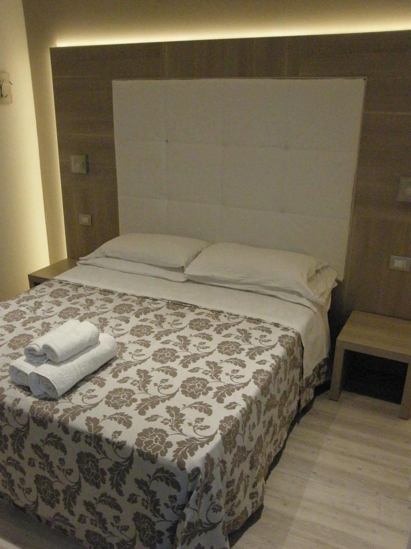 Hotel Stefan Room & Breakfast กัตเตโออามาเร ภายนอก รูปภาพ