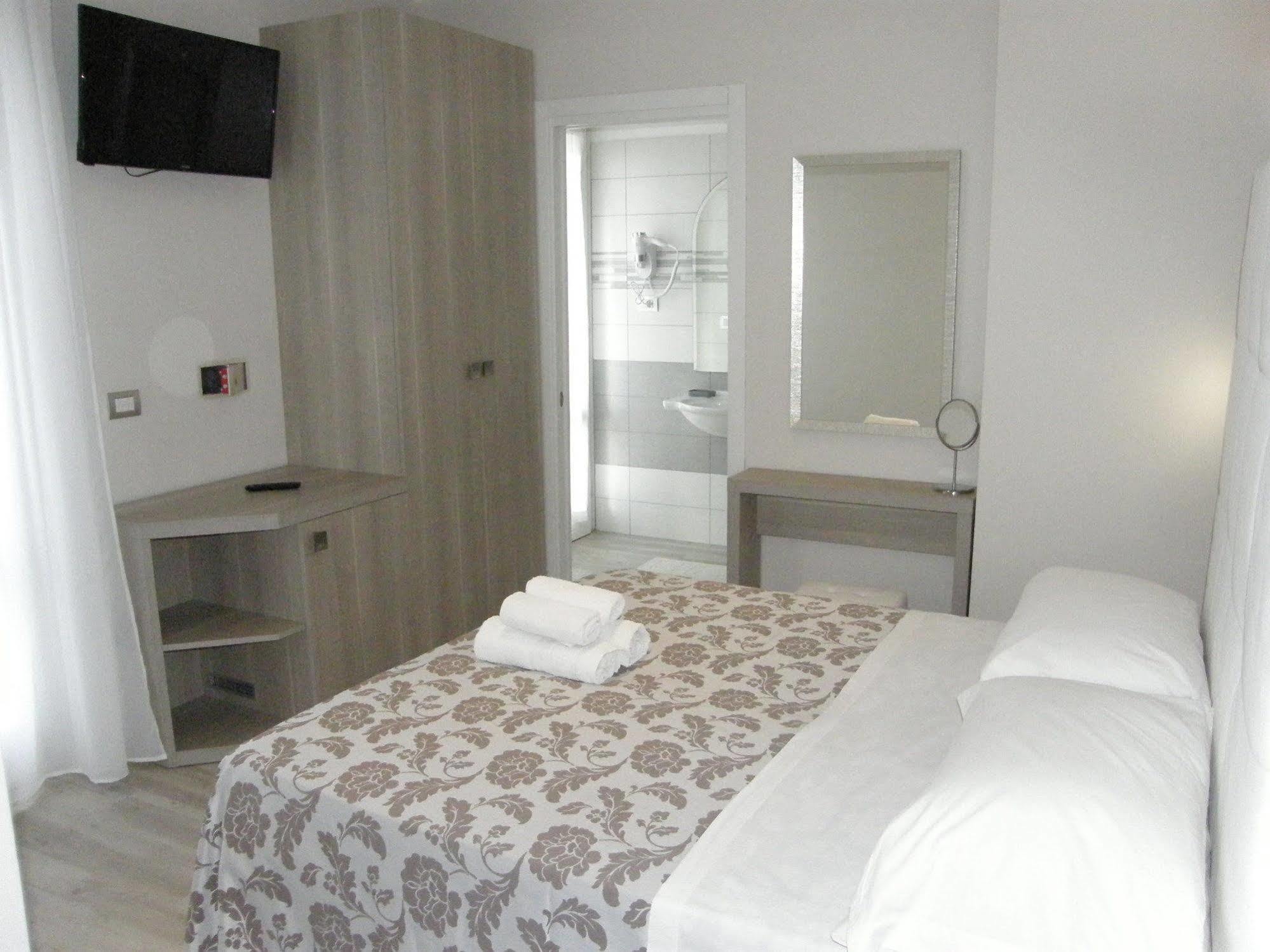 Hotel Stefan Room & Breakfast กัตเตโออามาเร ภายนอก รูปภาพ