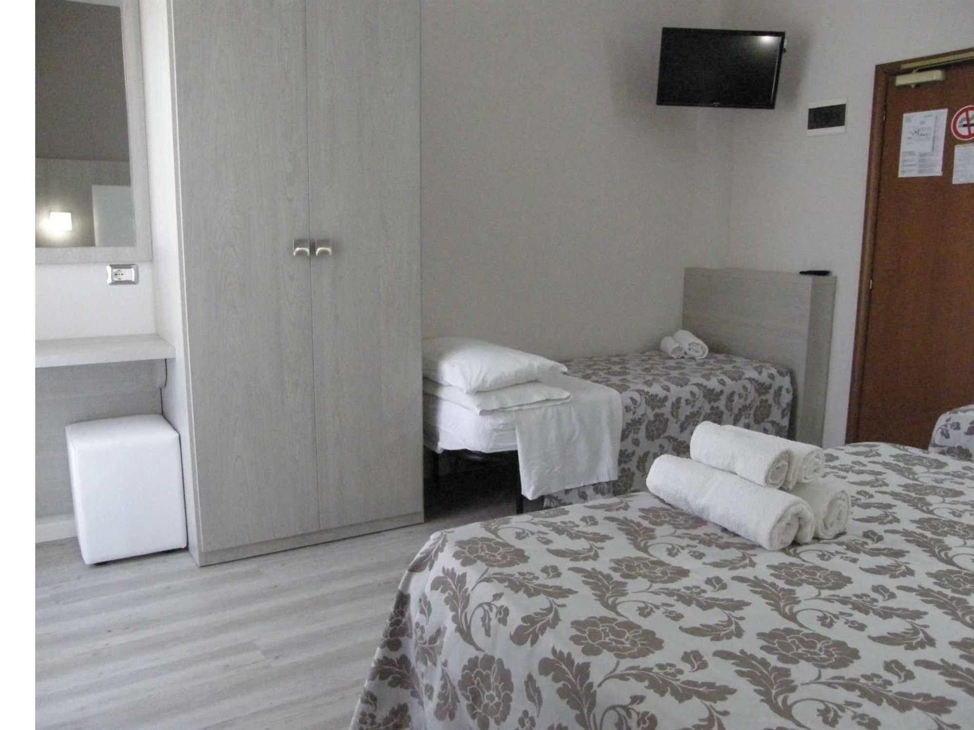 Hotel Stefan Room & Breakfast กัตเตโออามาเร ภายนอก รูปภาพ